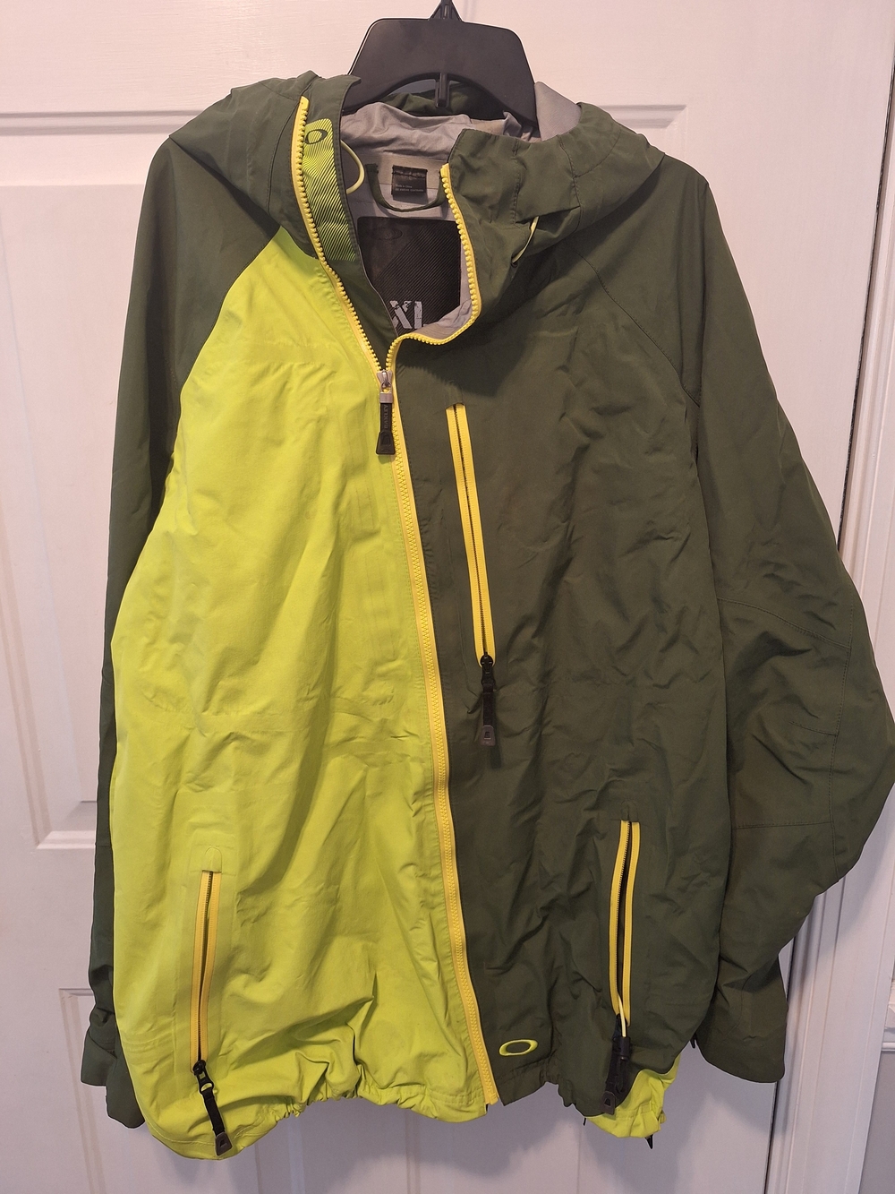 Oakley Men's Olive Green & Lime Hooded Rain Jacket
